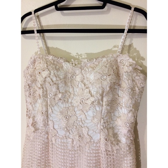 Aidan Mattox spaghetti lace top mermaid gown - Picture 6 of 8